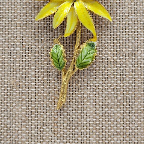 Yellow Daisy Flower Pendant Necklace Gold Tone Chain Enamel Fashion Accessories - Picture 5 of 12